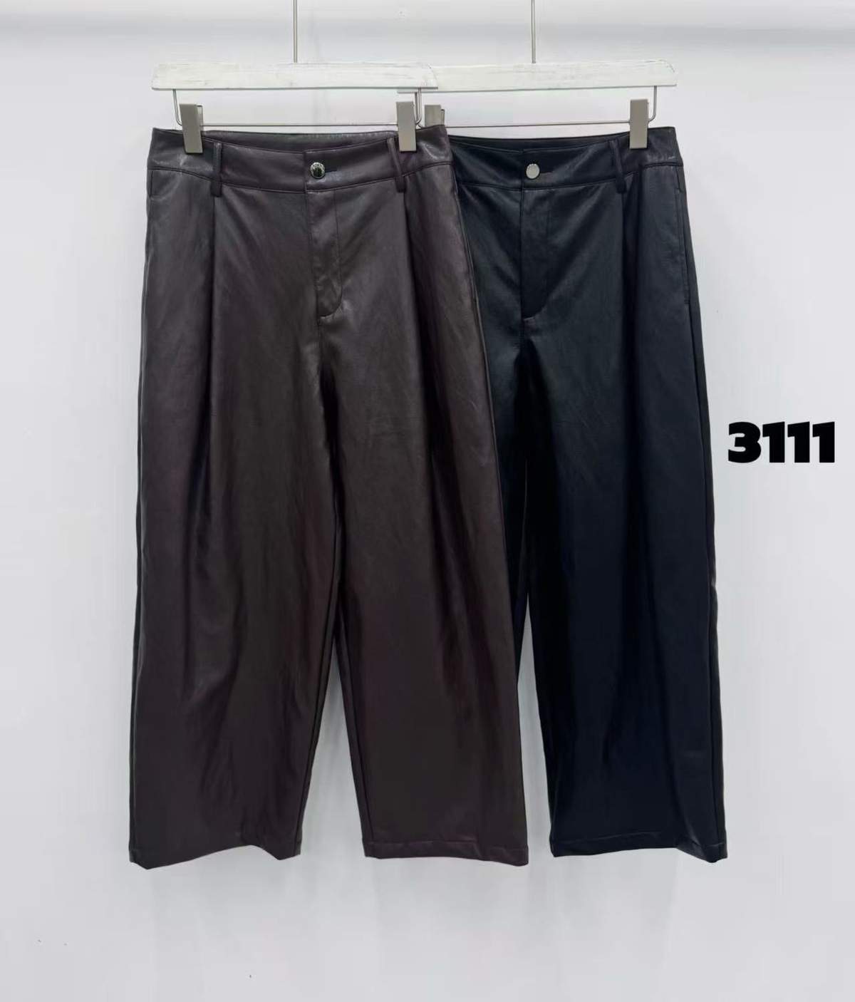 Pantaloni lunghi ampi effetto pelle