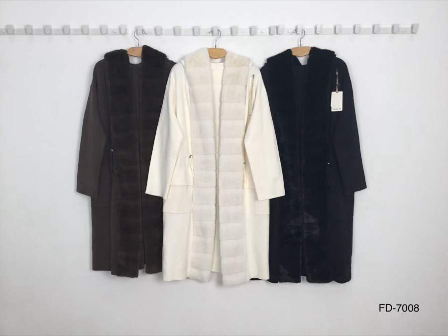 Cappotto lungo con pannelli effetto pelliccia