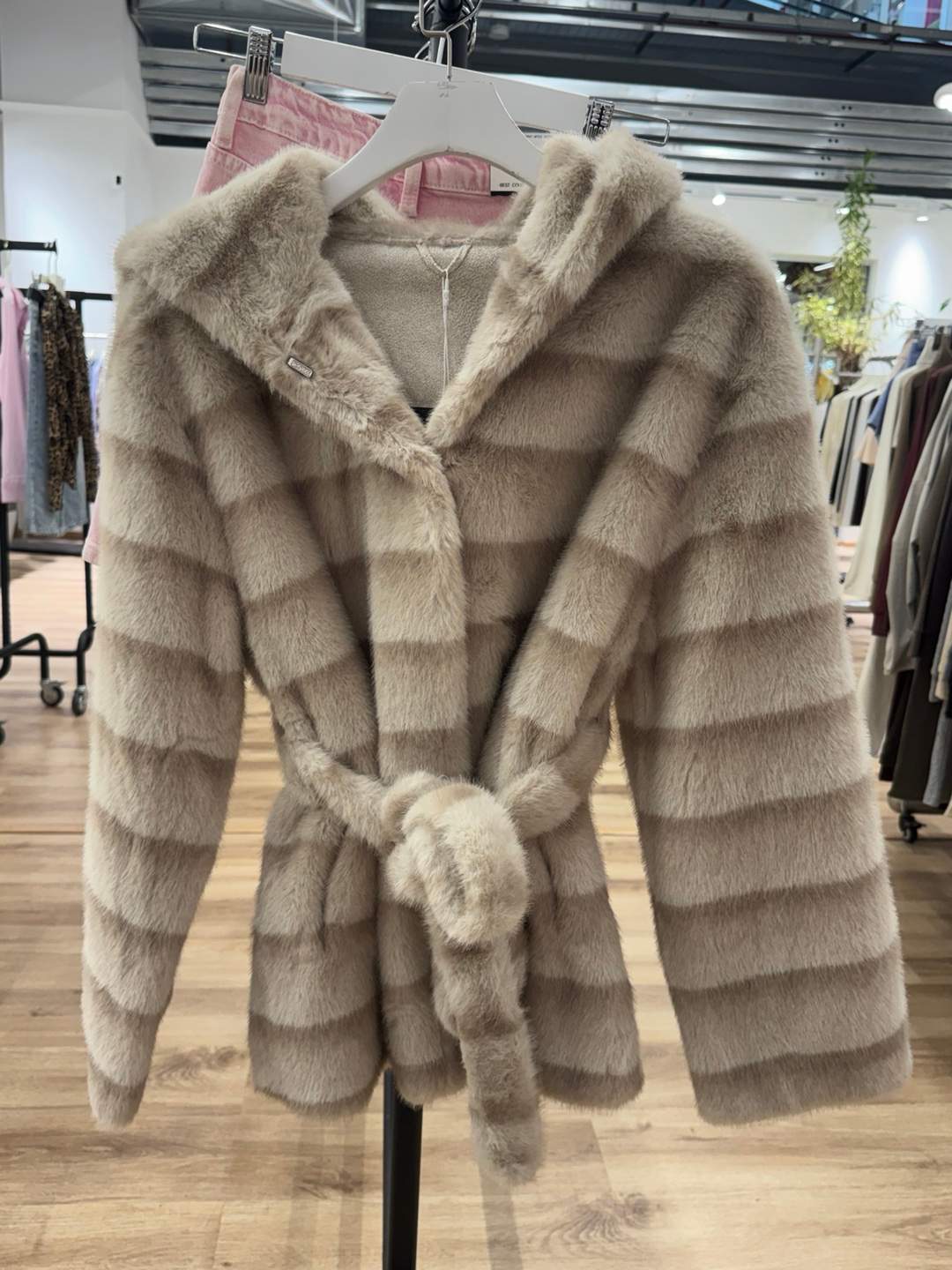 Capo donna beige da sovrapporre
