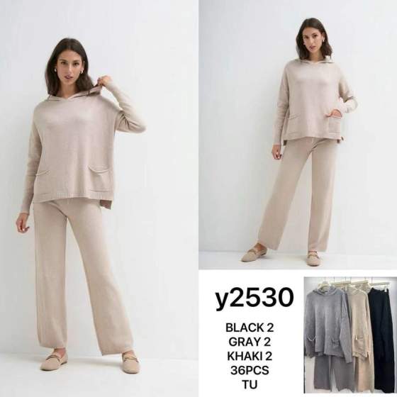 Completo in maglia con cappuccio e pantaloni