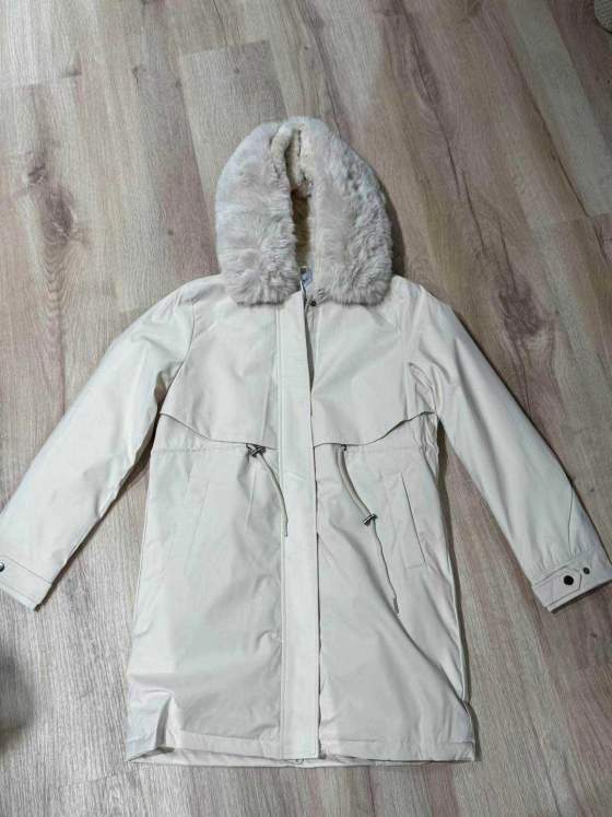 Parka con collo effetto pelliccia
