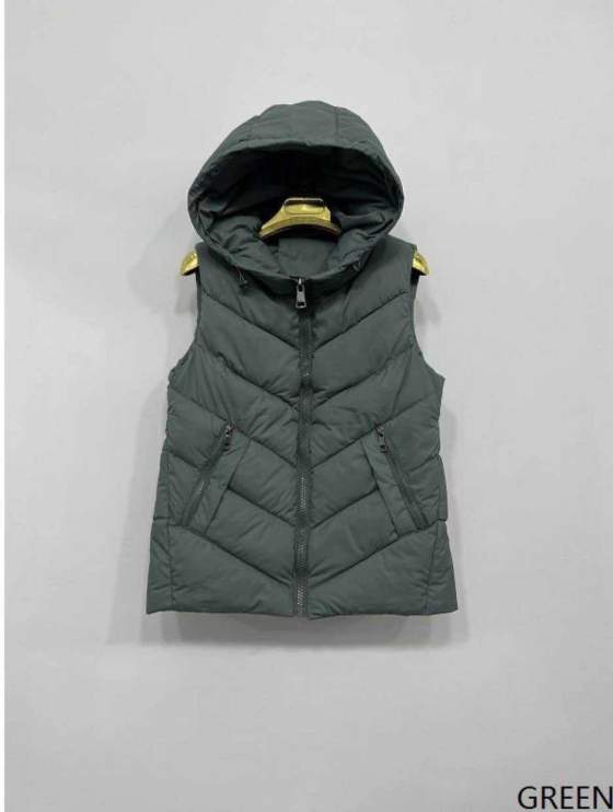 Gilet trapuntato con cappuccio
