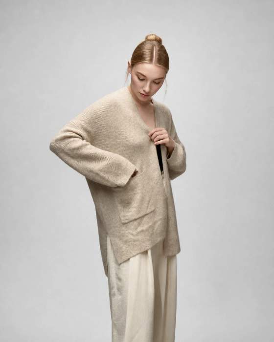Cardigan aperto in maglia da donna