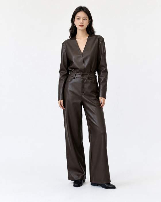 Completo donna con top a V e pantaloni a gamba ampia