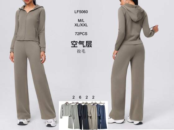 Completo donna con felpa e pantaloni ampi