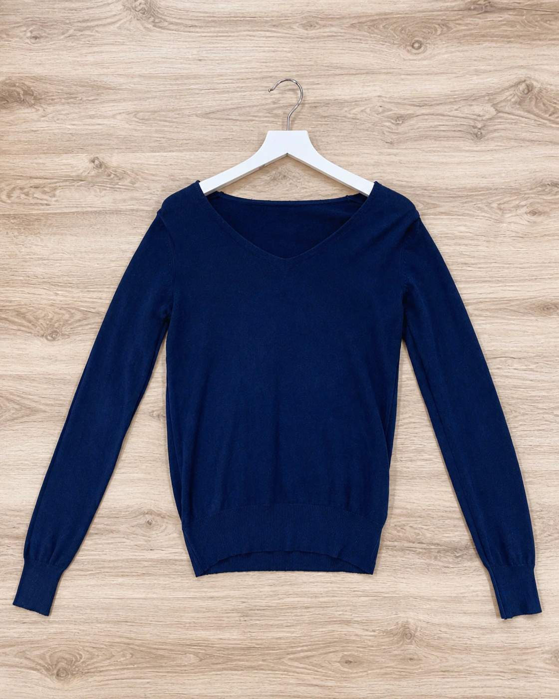 Maglia a maniche lunghe con scollo a V