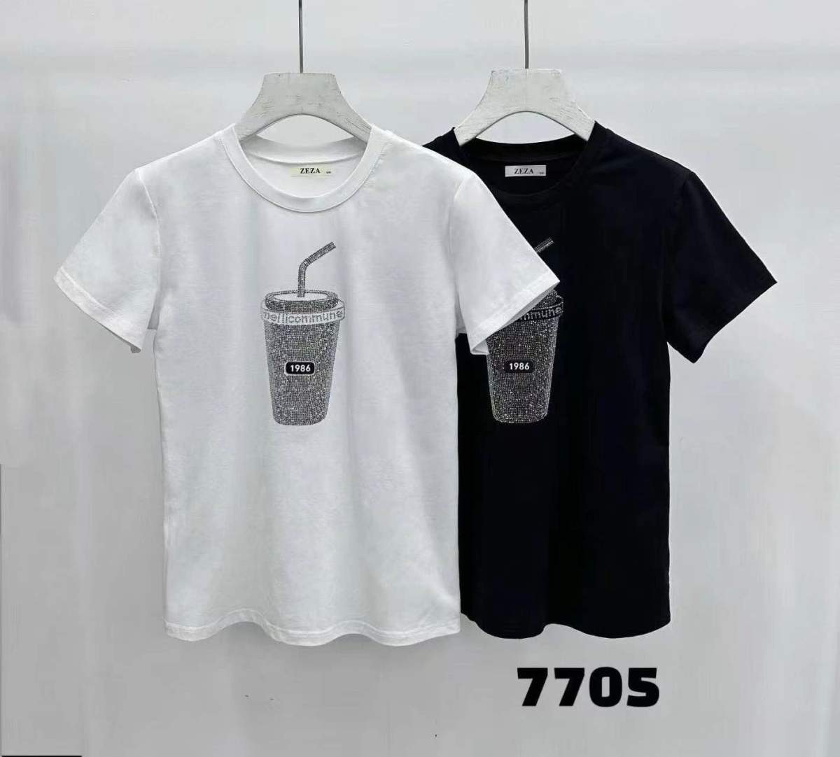 T-shirt a manica corta con grafica bicchiere