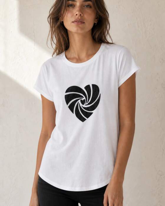 T-shirt bianca a maniche corte con motivo decorativo