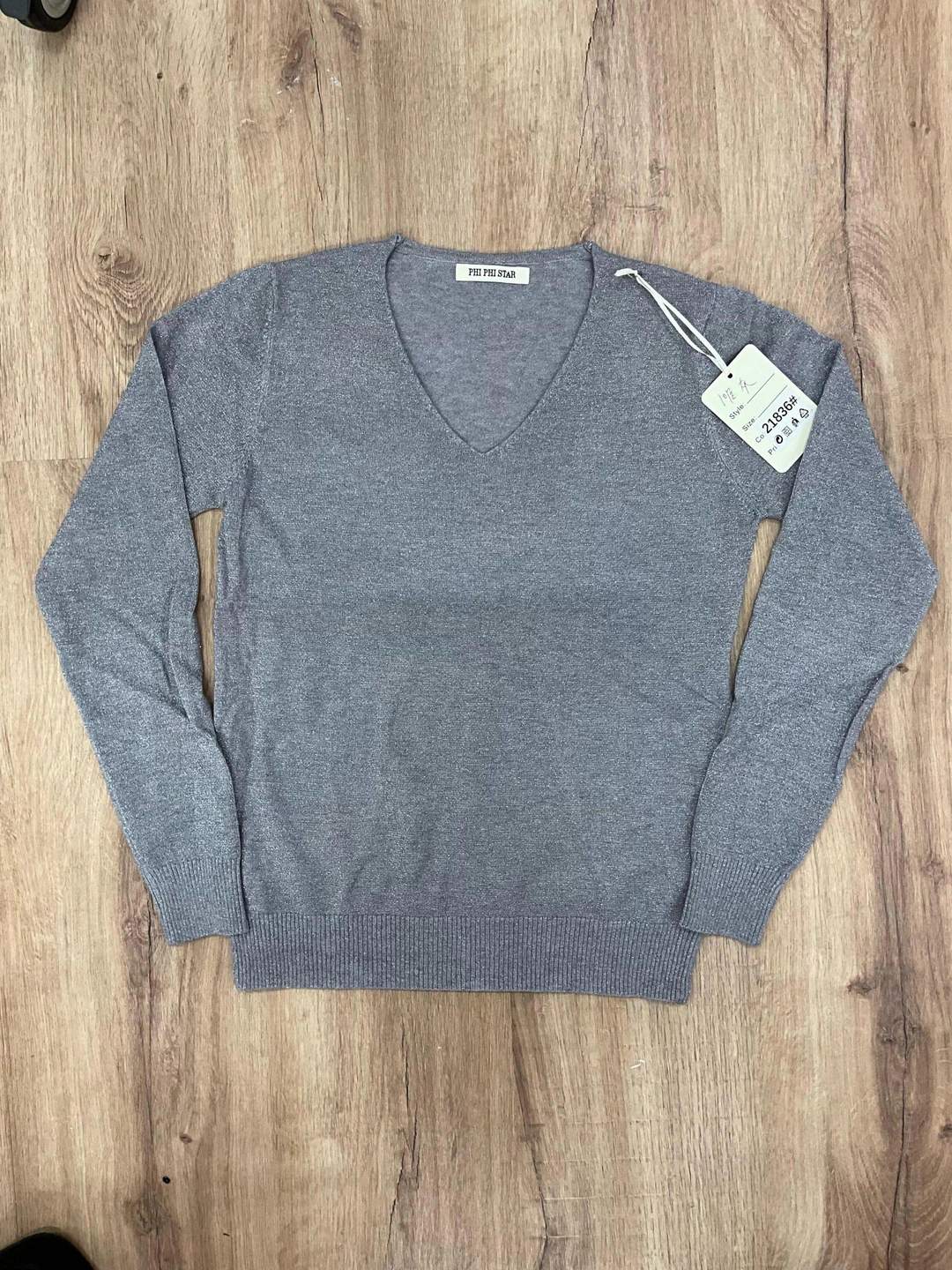 Maglia a maniche lunghe con scollo a V