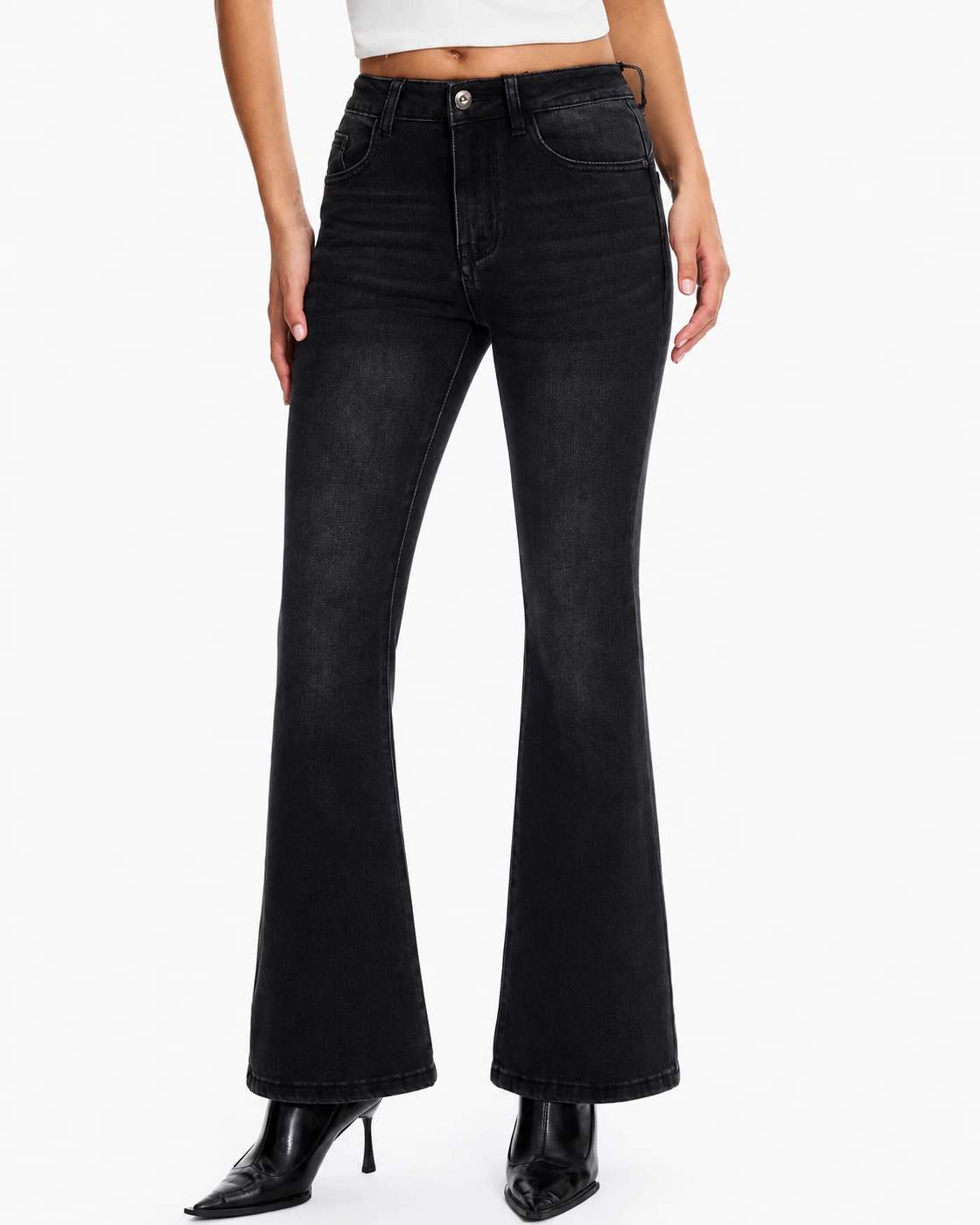 Jeans neri cropped a zampa