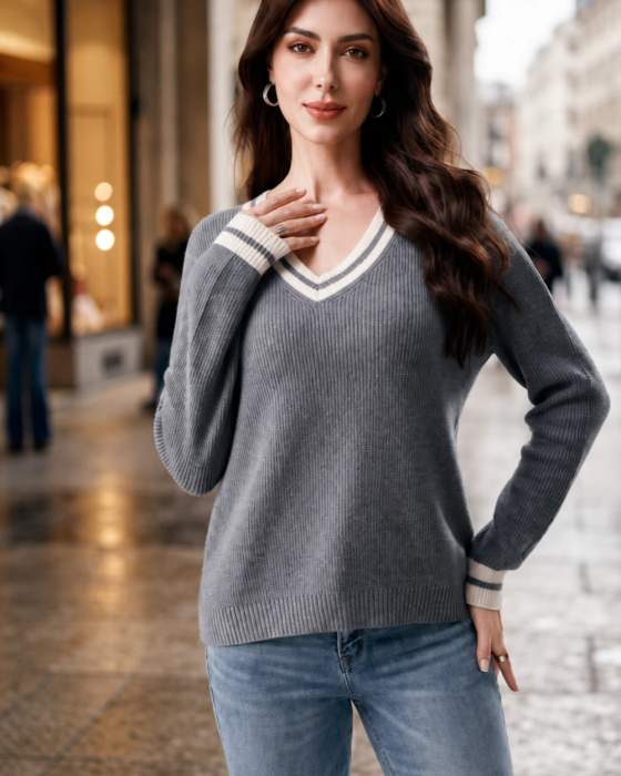 Maglia donna a righe con scollo a V