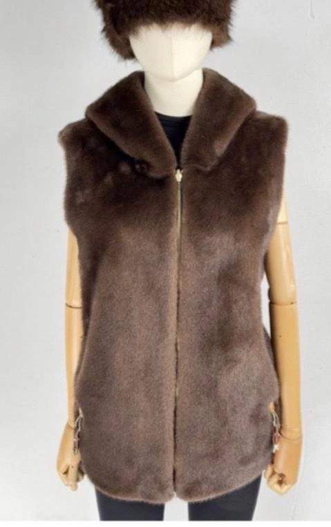 Gilet smanicato effetto pelliccia