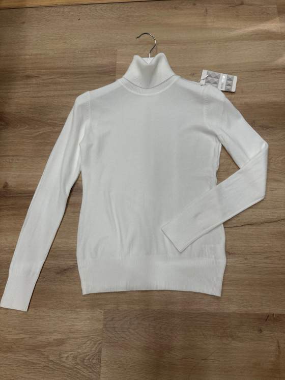 Maglia bianca a collo alto