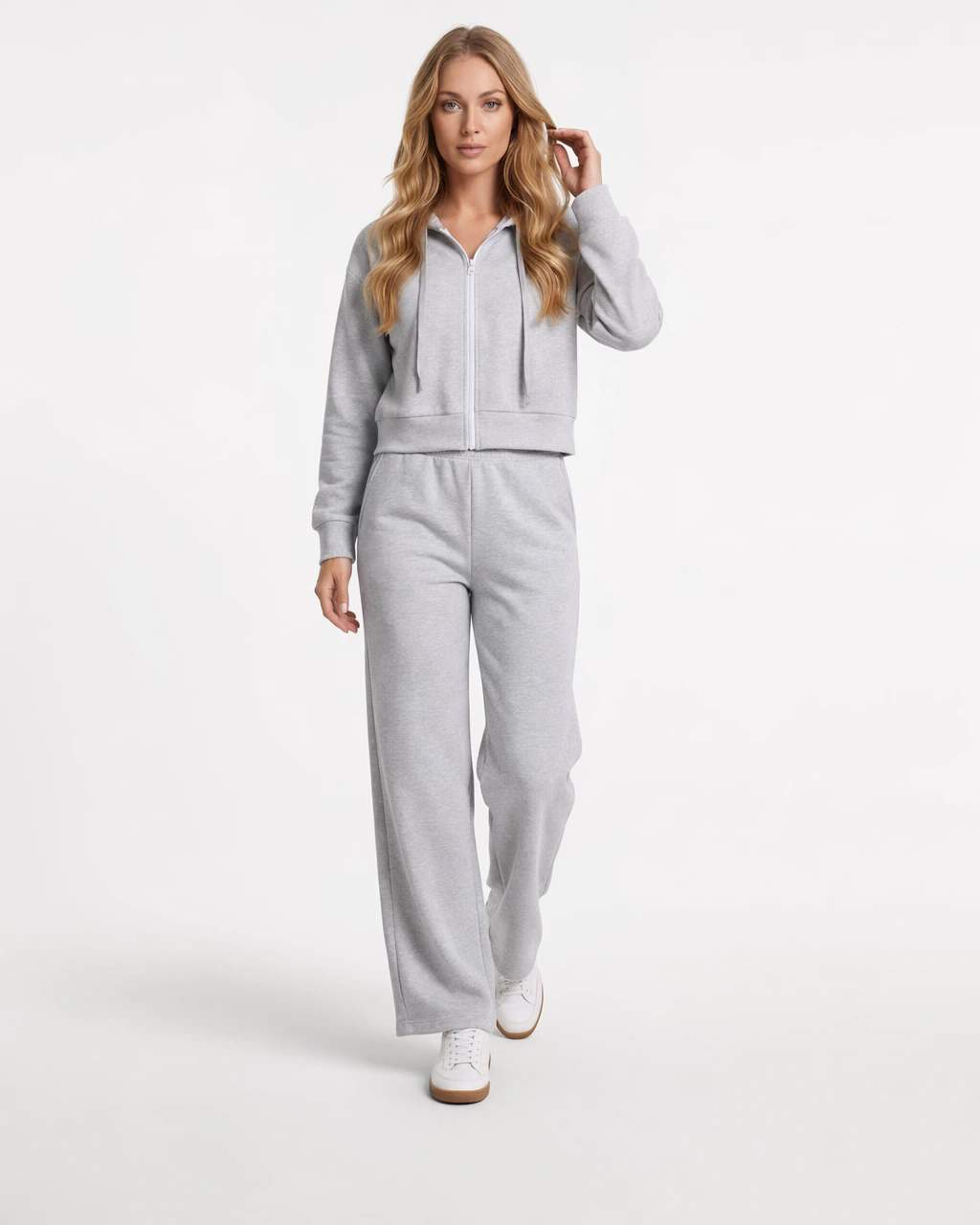 Completo sportivo con felpa con zip e pantaloni