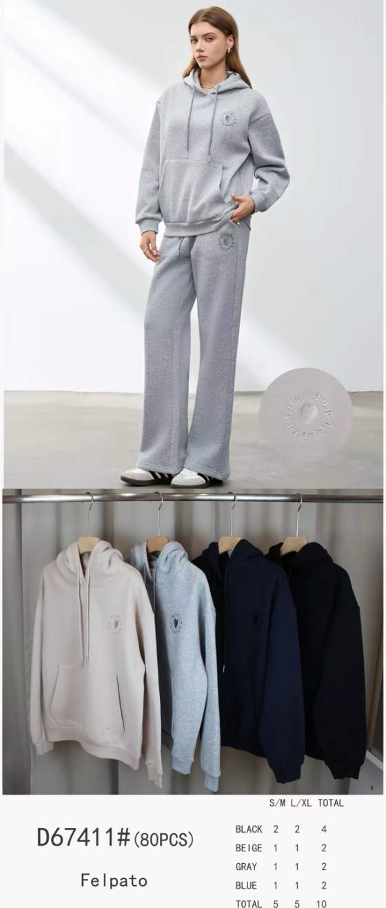 Completo felpa con cappuccio e pantaloni