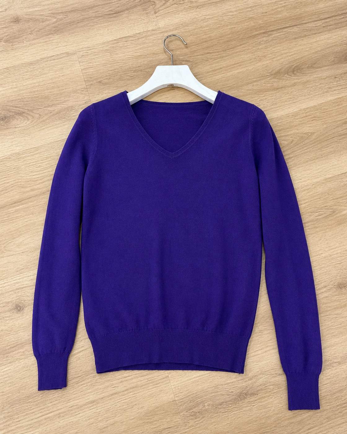 Maglia a maniche lunghe con scollo a V