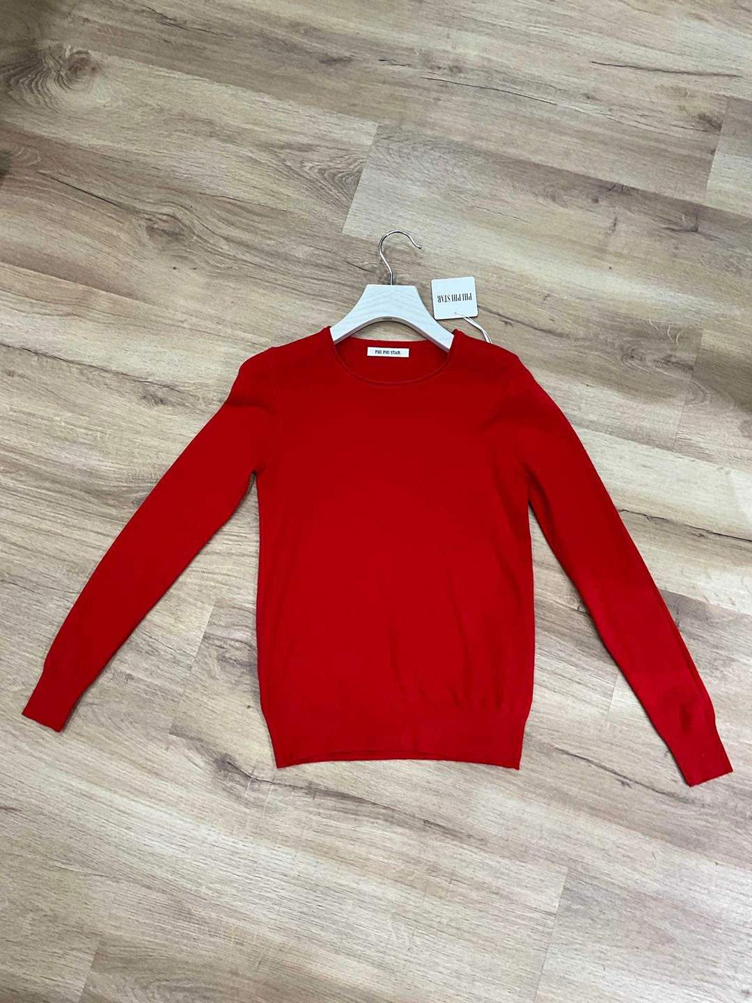 Maglia donna a maniche lunghe con scollo rotondo