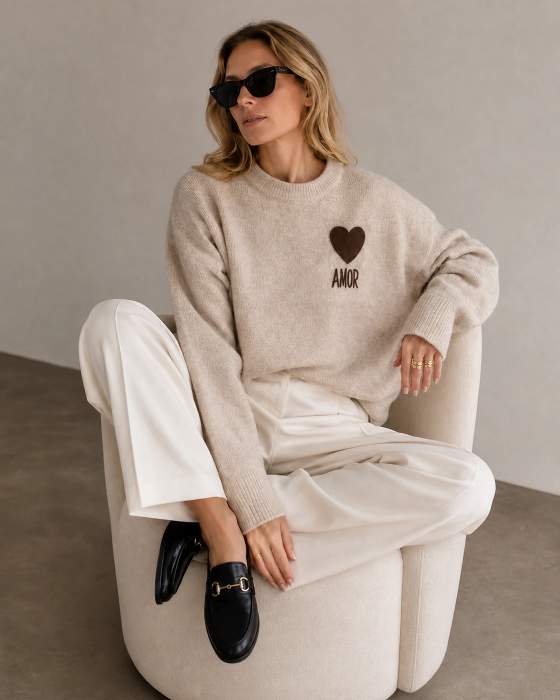 Maglione girocollo con cuore