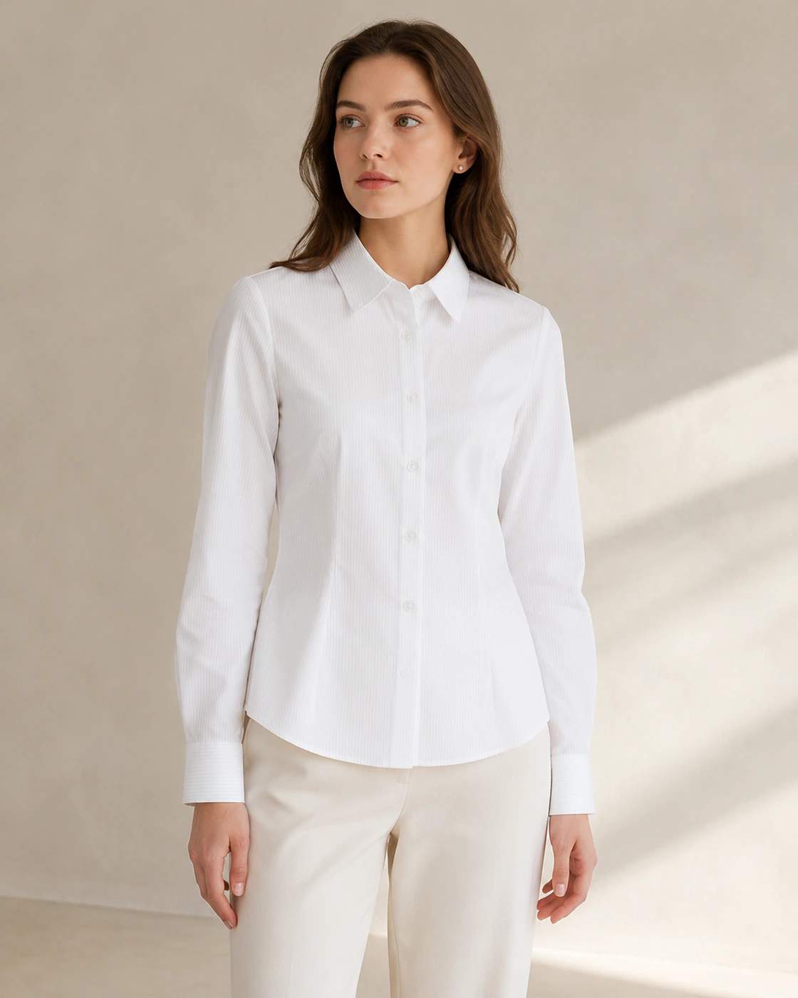Camicia bianca a righe sottili