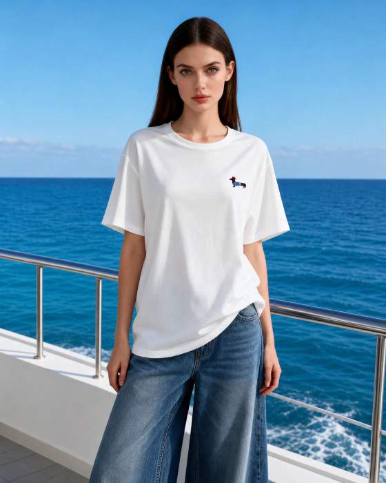 T-shirt girocollo con ricamo