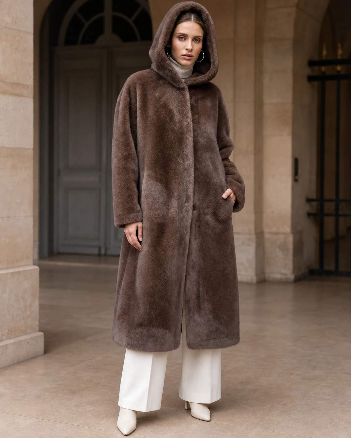 Cappotto lungo con cappuccio