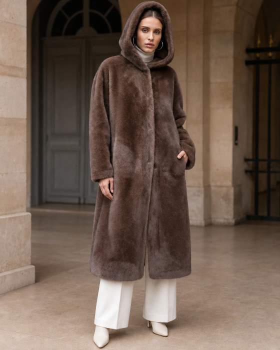 Cappotto lungo con cappuccio