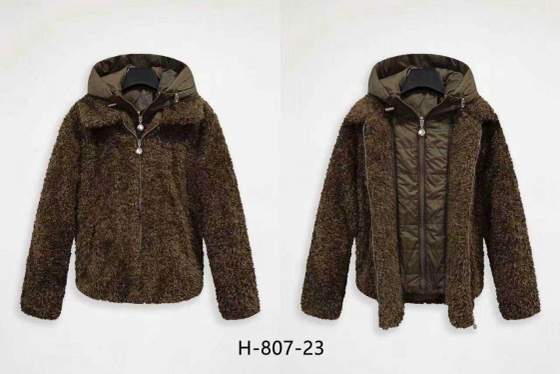 Giacca corta teddy con cappuccio