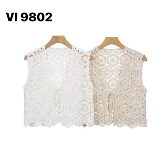 Top smanicato traforato in crochet